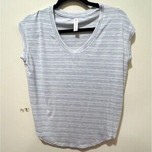 Athleta Women’s XS Gray/White Striped Scoop Neck Sleeveless Top Regular